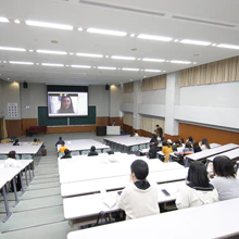 ホームカミングデ― 学園卒業生の交流会