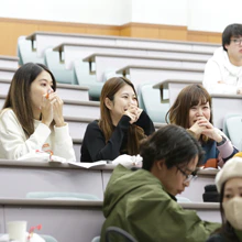 ホームカミングデ― 学園卒業生の交流会