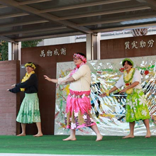 フラダンス(こども学科1年 高岡ゼミ)