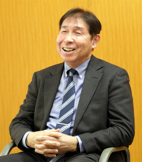 東大阪大学・東大阪大学短期大学部 学長 中村　光男