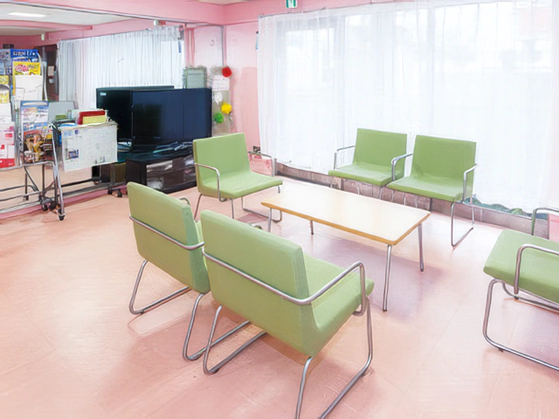 学生寮（桃風寮）リビング