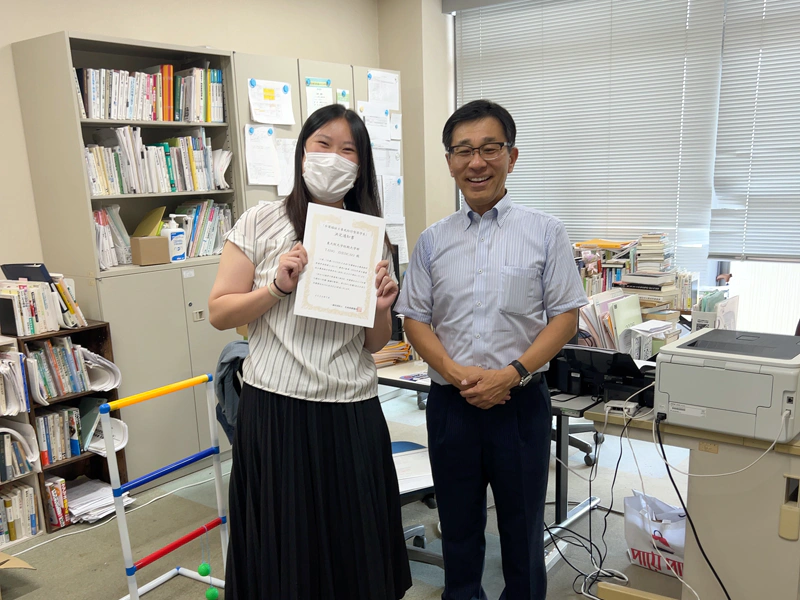 本学介護福祉学科「タン ツェン ツァオ」さんが、一般社団法人生命保険協会大阪府協会「介護福祉士養成給付型奨学生」に選ばれました