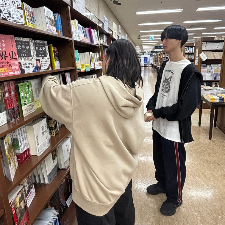 2025年度後期『学生選書ツアー』ジュンク堂大阪本店にて