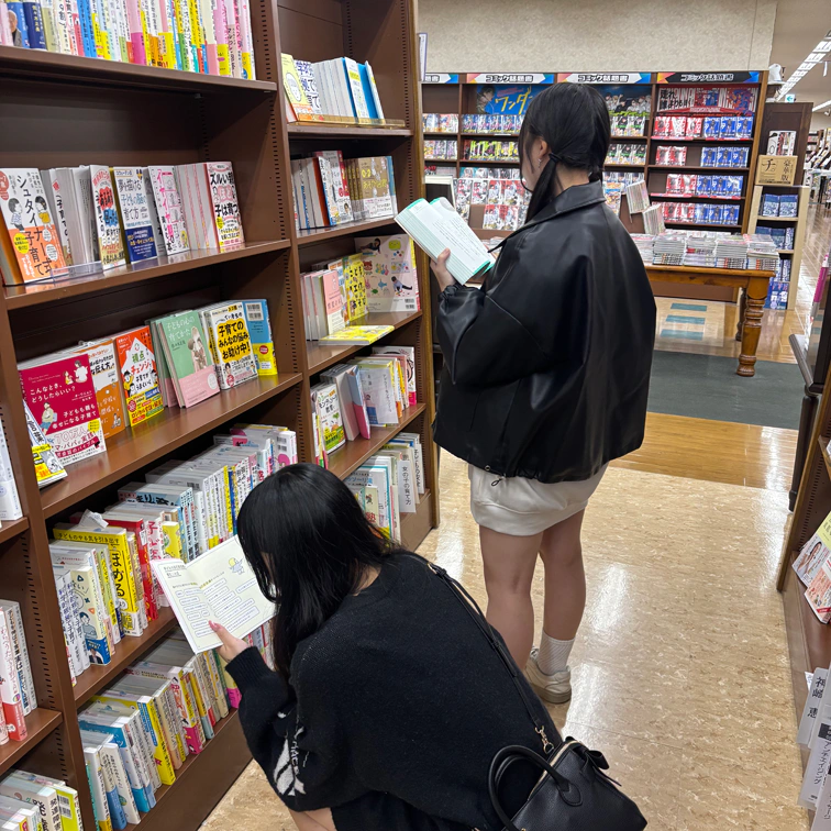 2025年度後期『学生選書ツアー』ジュンク堂大阪本店にて